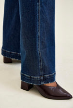 Load image into Gallery viewer, Judy Blue Luxury Trouser Jeans