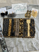 Load image into Gallery viewer, WILDCATS Applique Spirit T-Shirt